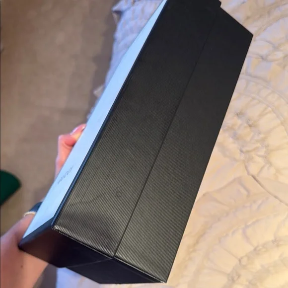 Gucci Luxury Black and White Shoe Box - Picture 4 of 4